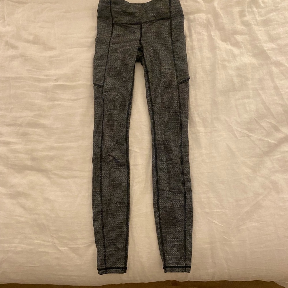 Lululemon Herringbone Leggings in excellent condition